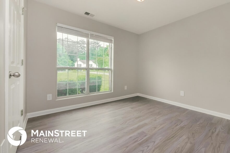 Building Photo - 1576 Norman Crossing