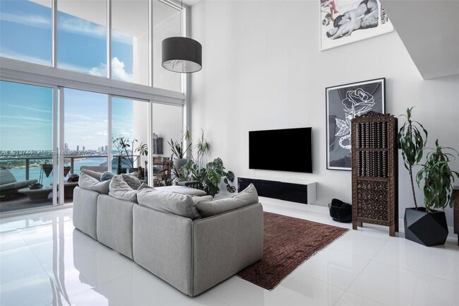 Building Photo - 1040 Biscayne Blvd