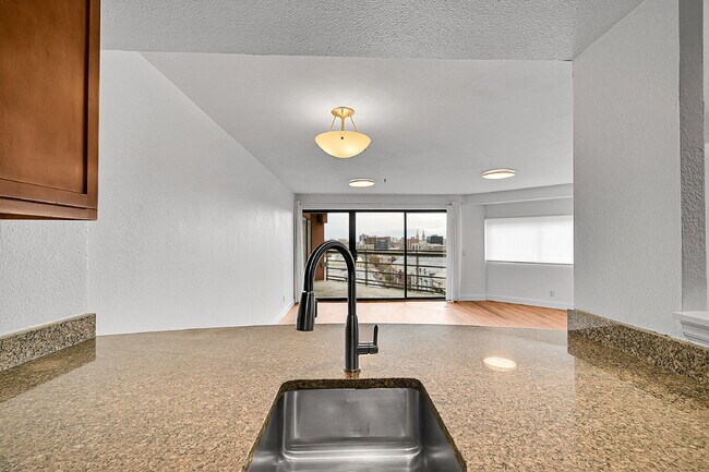 Building Photo - $1,750.00 - 1 Bedroom, 1 Bathroom, Condo in Denver with Cozy Balcony!