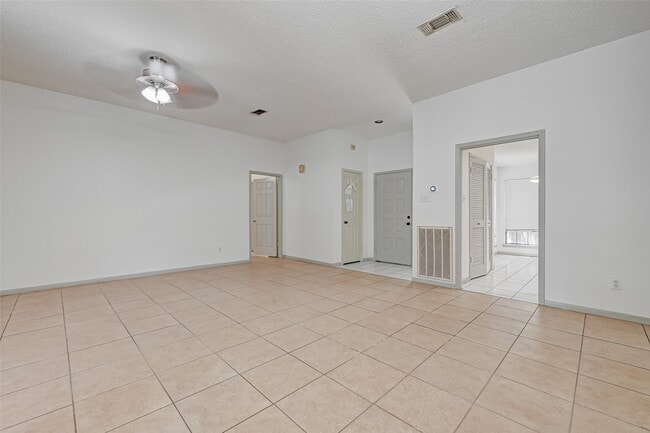 Building Photo - 9814 Paddock Park Dr