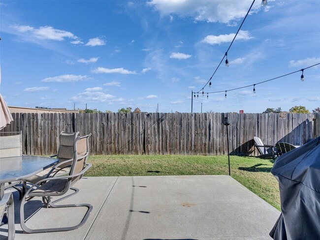 Building Photo - 5702 Rucio Ln