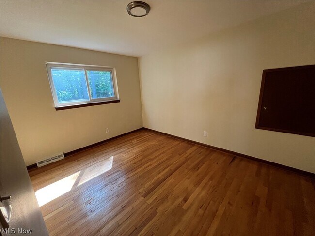 Building Photo - 14741 Indian Creek Dr