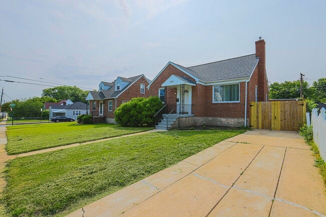 Building Photo - 5319 Plainfield Ave