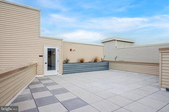 Building Photo - 1643 N 2nd St