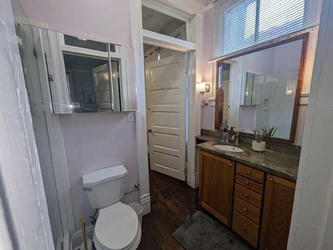 Building Photo - 5107 Dryades St