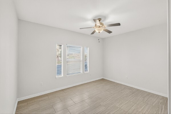 Building Photo - 13825 Suntan Ave