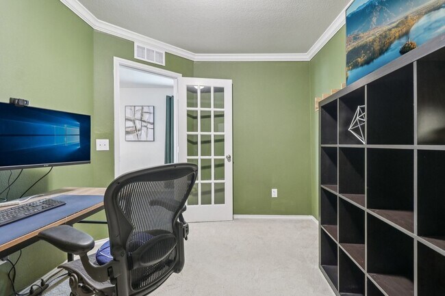 Building Photo - 475 Grenada Lk Dr