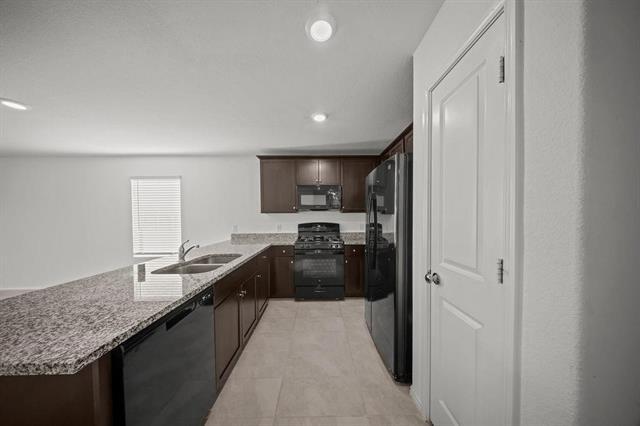 Building Photo - 2402 Mobile St