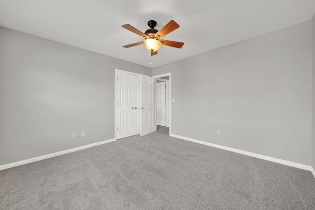 Building Photo - Stunning 6 Bed 3.5 Bath Home in Davidson!