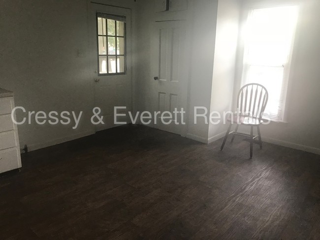 Building Photo - 4 bedroom in Mishawaka