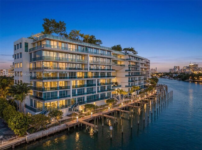 Building Photo - 9201 E Bay Harbor Dr