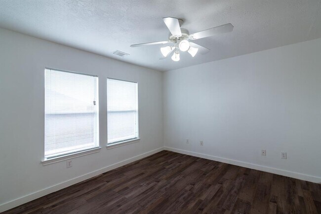 Building Photo - Troy Drive, Missouri City, TX 77459 - 3 BR 2.5 BA single-family home
