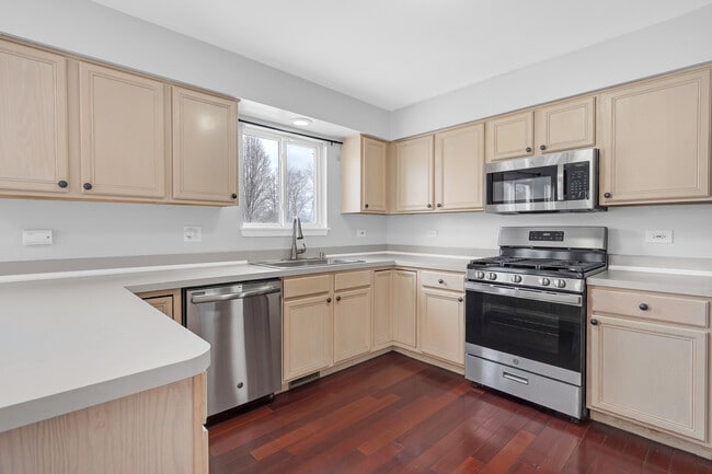 Building Photo - 2786 Yosemite Dr