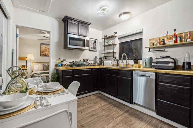 Building Photo - 5551 Churchward St