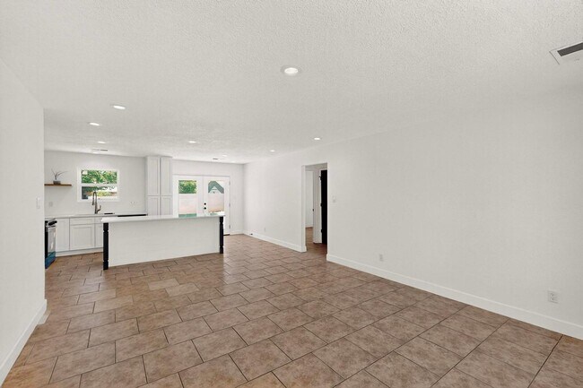Building Photo - 9218 Alvera Ave SW