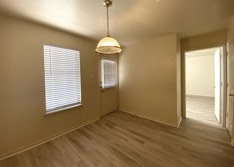 Building Photo - 3402 Cantabrian Dr