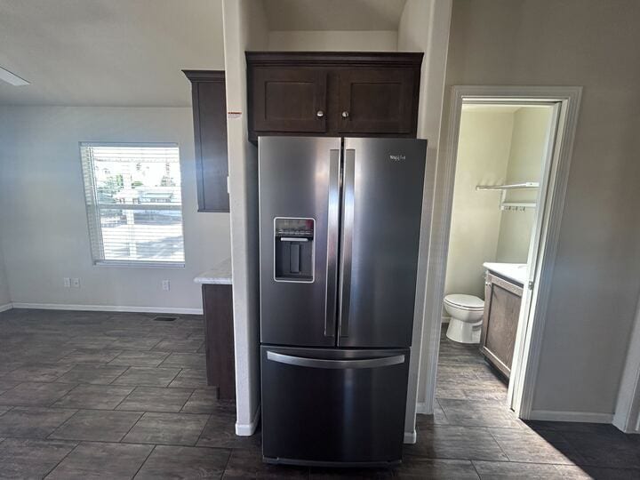 Building Photo - 530 S Alma School Rd