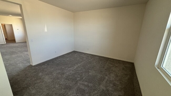 Building Photo - One Story 6-bedroom Home with Attached Casita