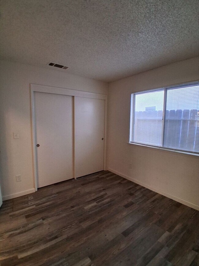 Building Photo - 2068 W Magill Ave