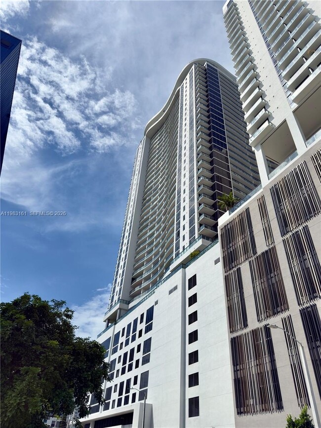 Building Photo - 1600 NE 1st Ave