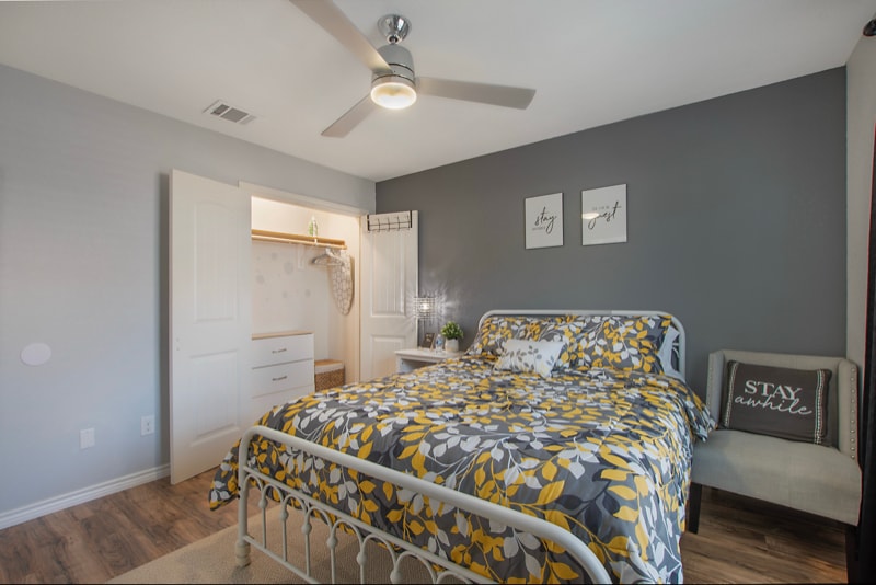 Building Photo - 958 E Allen Ave