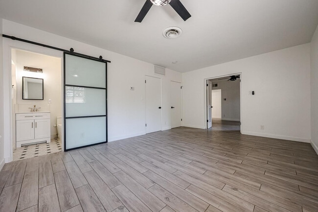 Building Photo - 2816 N 33rd Pl