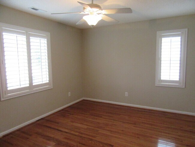 Building Photo - 937 Tiffany Ln