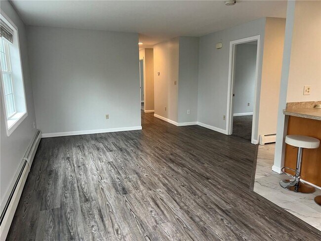 Building Photo - 51 Walnut St