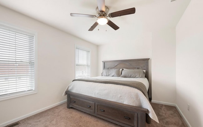 Building Photo - A Beautiful 3 Bedroom End Unit Townhouse