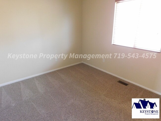 Building Photo - Northside  2 Bedroom/ 1 Bath/1 Car Garage  Patio Home $1600/$1600