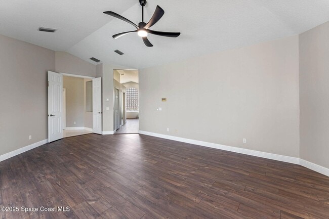 Building Photo - 706 Palmer Way
