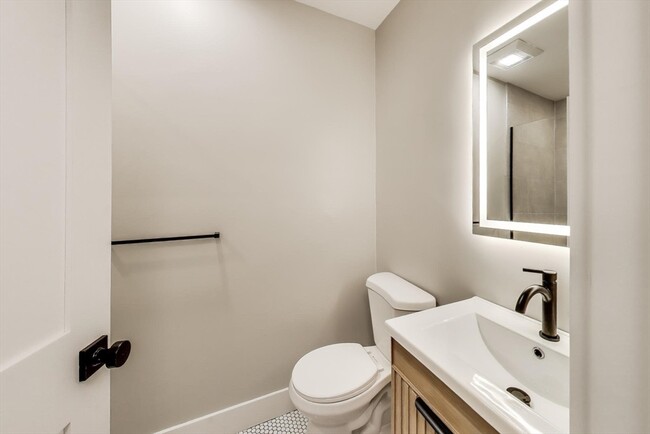 Building Photo - 37 Delle Ave