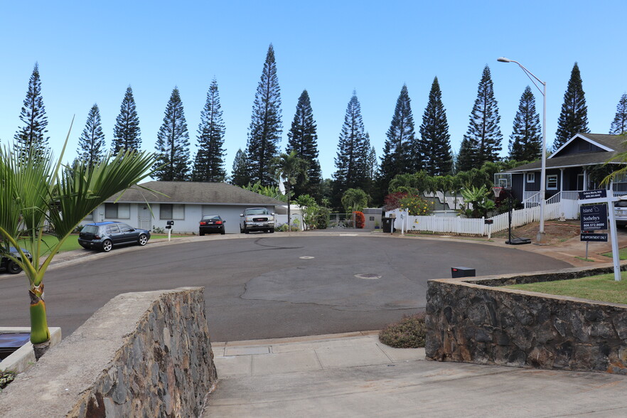 Building Photo - 2886 Ualani Street