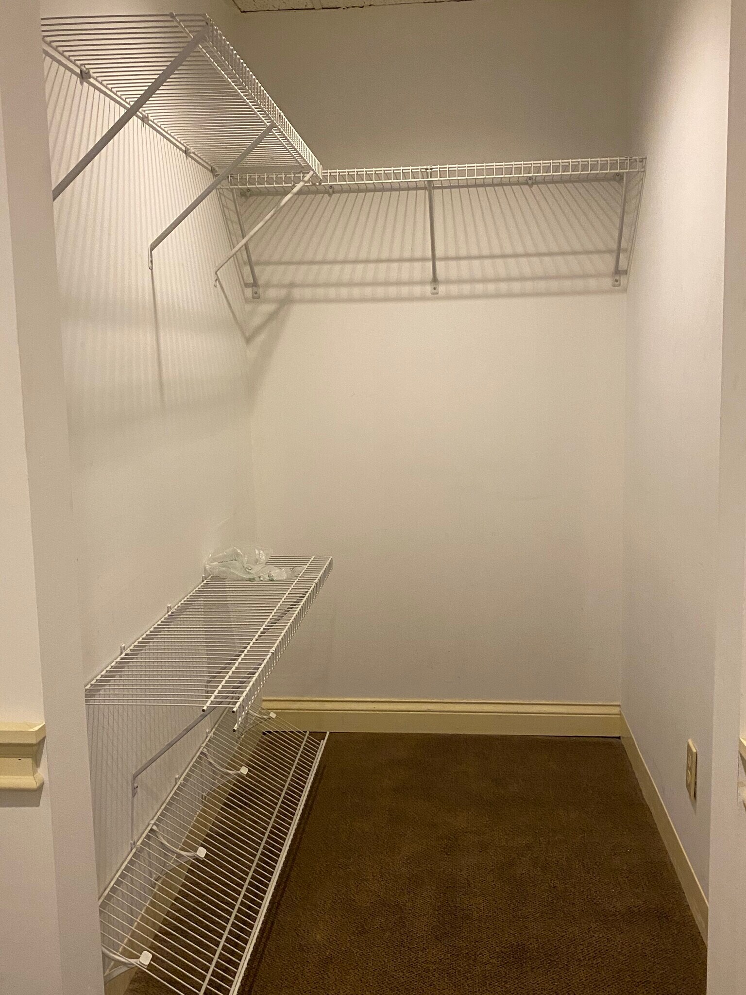 Walk-In Closet - 940 4th Ave