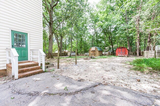 Building Photo - 720 Dove Path Ln