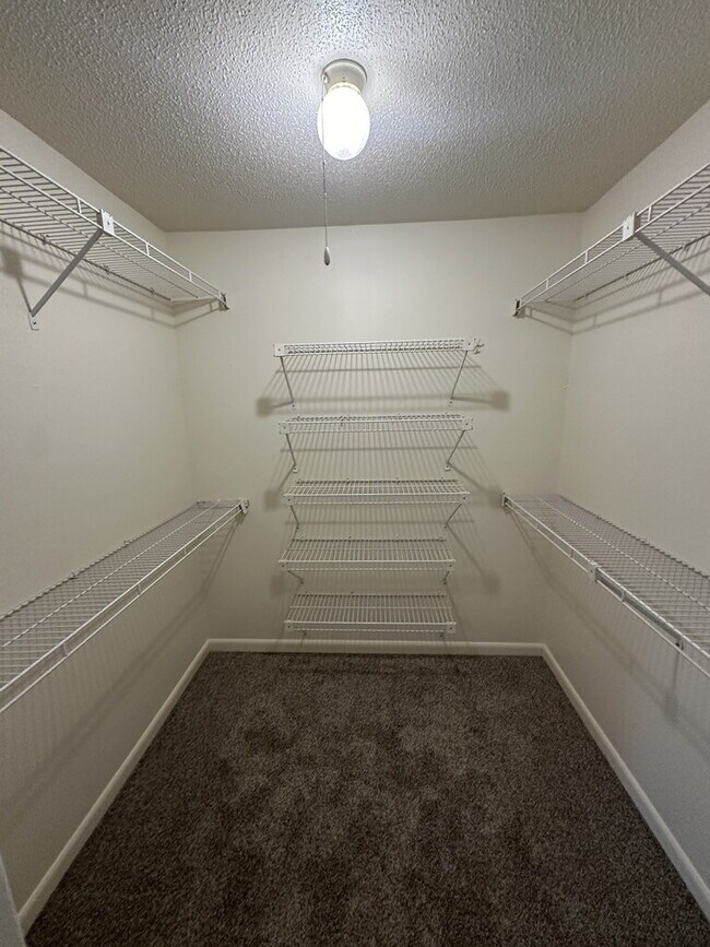 Building Photo - "Charming 2-Bedroom Townhouse in Ft Walton Beach!"