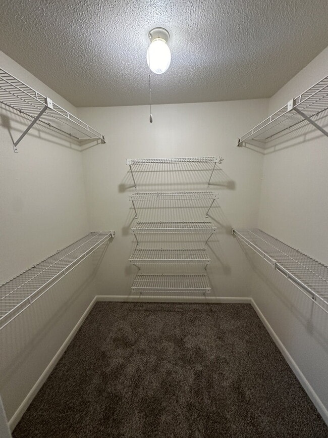 Building Photo - "Charming 2-Bedroom Townhouse in Ft Walton...
