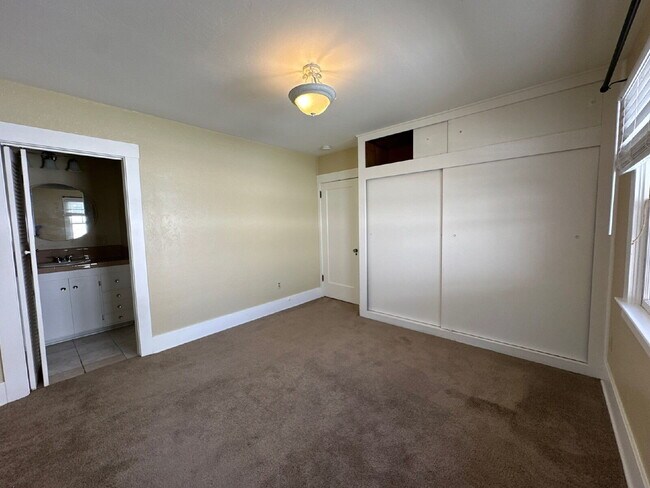 Building Photo - Charming 1928 Vintage Cottage Near Cal Poly – Available Now
