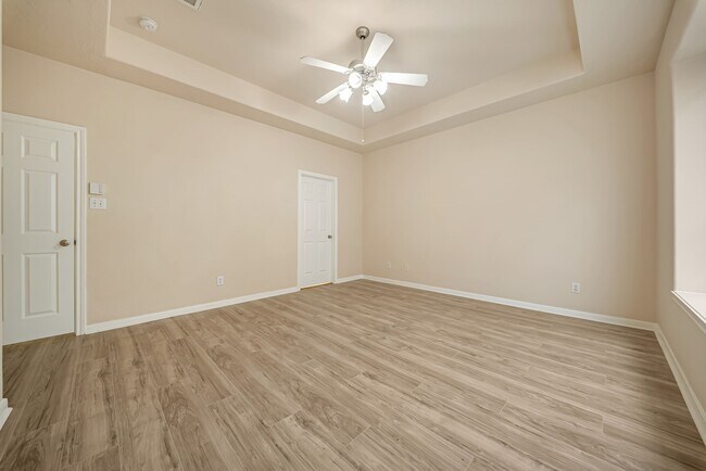 Building Photo - 18106 Linden Forest Ln