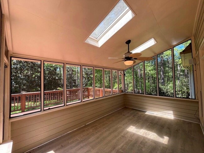Building Photo - 510 Stonebrook Farms Dr