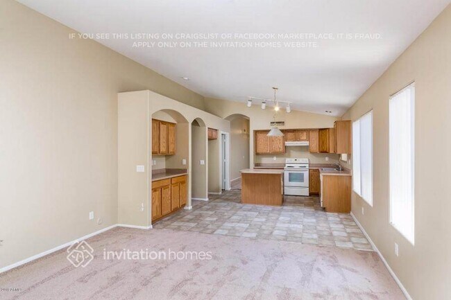 Building Photo - 12426 W Rancho Dr
