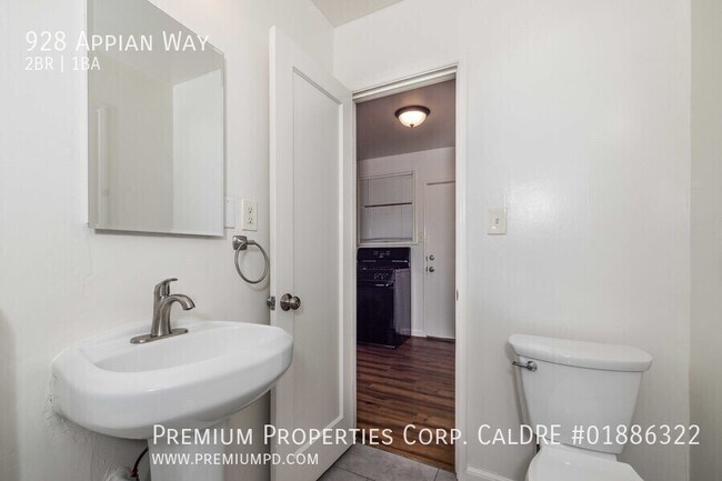 Building Photo - 928 Appian Way