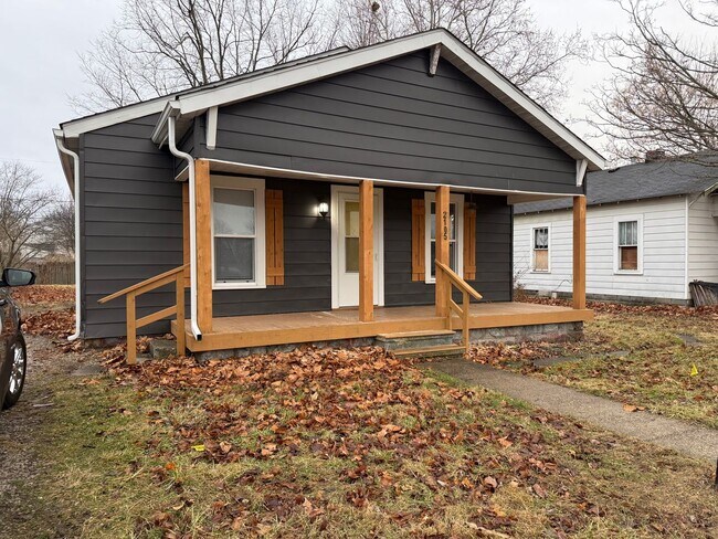 Building Photo - $1025 - updated 2 bedroom house