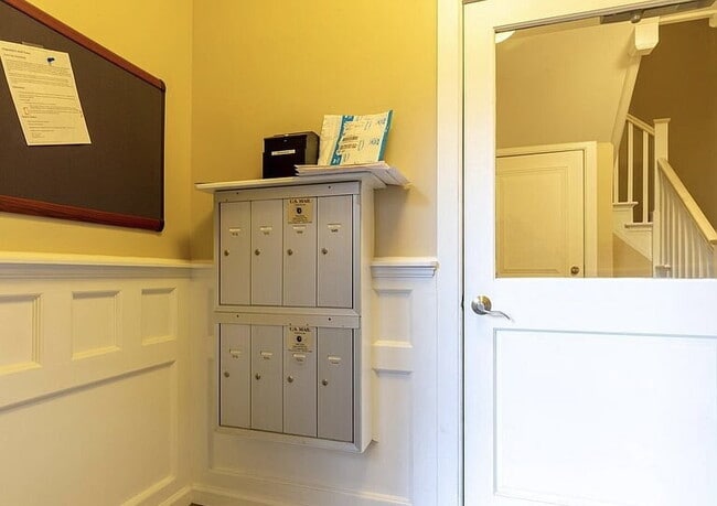 Building Photo - 2-Bed, 2-Bath Gem in Philadelphia's