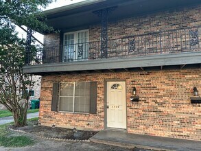 Building Photo - 1716-1718 N Travis St Sherman