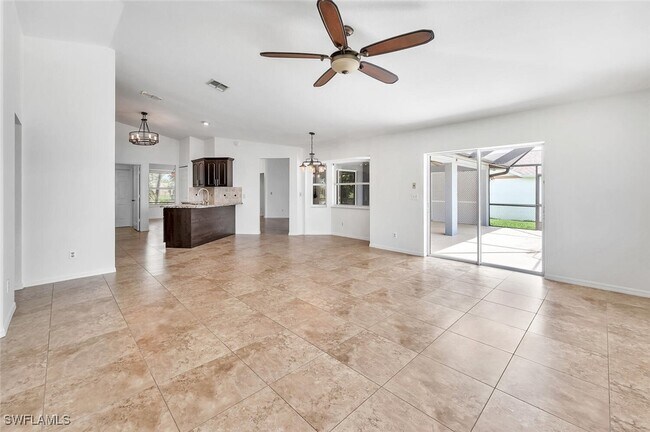 Building Photo - 1094 Grove Dr