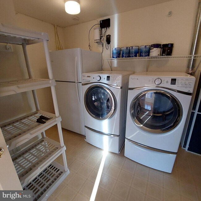 Building Photo - 12251 Roundwood Rd