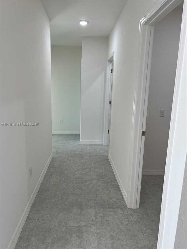 Building Photo - 55 Douglas Ave S