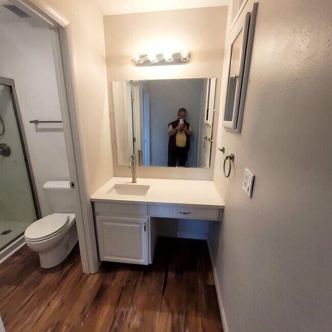 Building Photo - Westdale Townhomes
