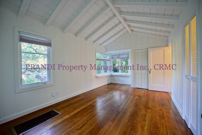 Building Photo - Cozy Mill Valley Cottage, Close to Downtown